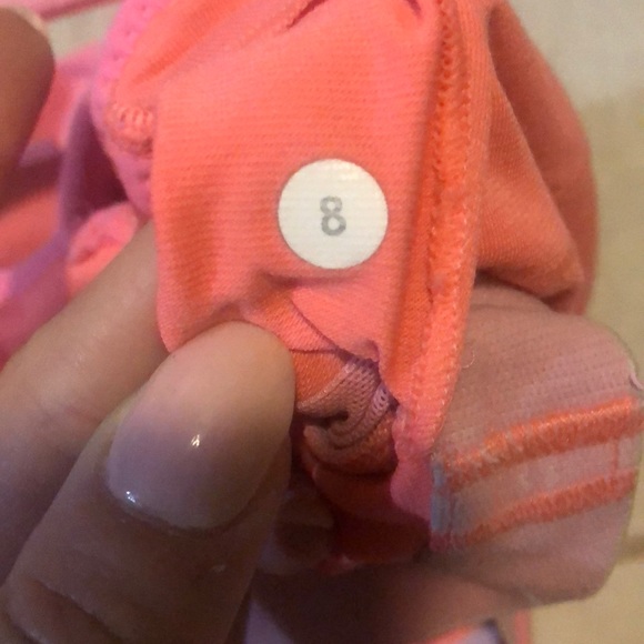 Lululemon Athletica scoop neck workout too Fitted - Picture 5 of 5